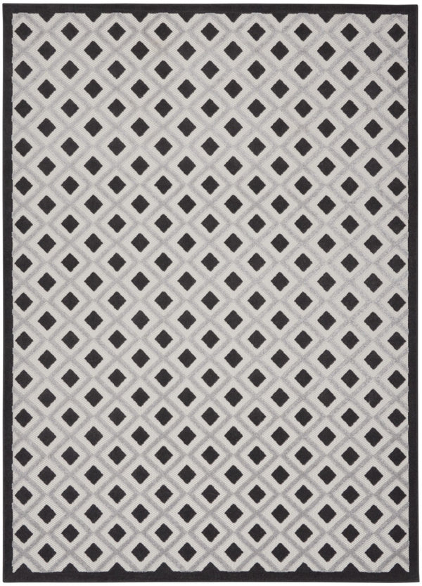 HomeRoots 12' X 15' Black And White Gingham Non-Skid Rug – Stylish, Durable Indoor/Outdoor Accent for Every Space! 479419