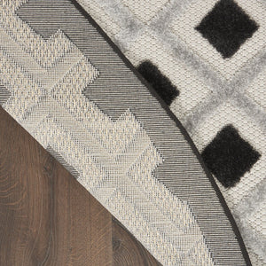HomeRoots 8' Round Black and White Gingham Area Rug - Durable Indoor/Outdoor Design, Easy Care & Versatile Use 479425