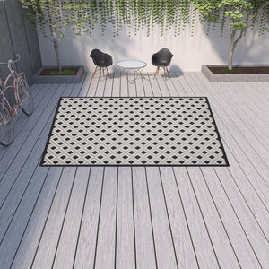 Homeroots 10' X 13' Black And White Gingham Non Skid Indoor Outdoor Area Rug  Polypropylene 479427