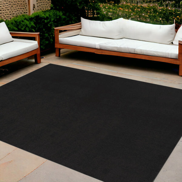 Homeroots 10' X 14' Black Stain Resistant Indoor Outdoor Area Rug  Polypropylene 479436