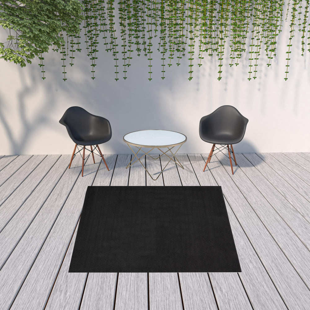 Homeroots 7' X 7' Black Square Non Skid Indoor Outdoor Area Rug  Polypropylene 479443