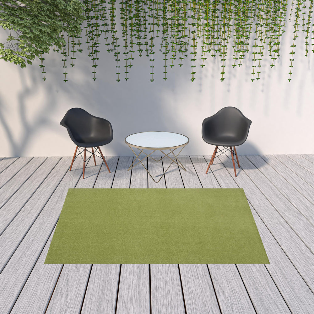 Homeroots 6' X 9' Green Non Skid Indoor Outdoor Area Rug  Polypropylene 479493
