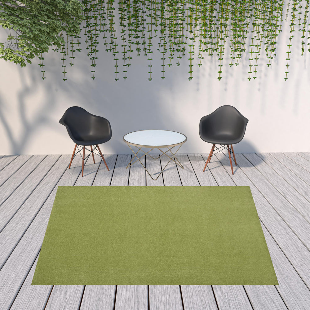 Homeroots 8' X 10' Green Non Skid Indoor Outdoor Area Rug  Polypropylene 479497