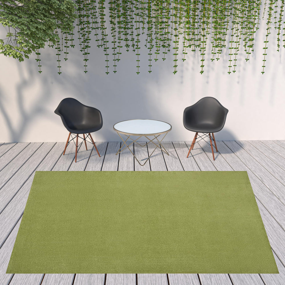 Homeroots 9' X 12' Green Non Skid Indoor Outdoor Area Rug  Polypropylene 479499