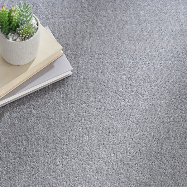 Homeroots 10' X 14' Silver Grey Non Skid Indoor Outdoor Area Rug  Polypropylene 479571