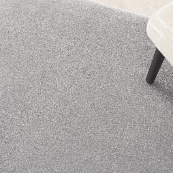 Homeroots 5' X 7' Silver Grey Non Skid Indoor Outdoor Area Rug  Polypropylene 479581