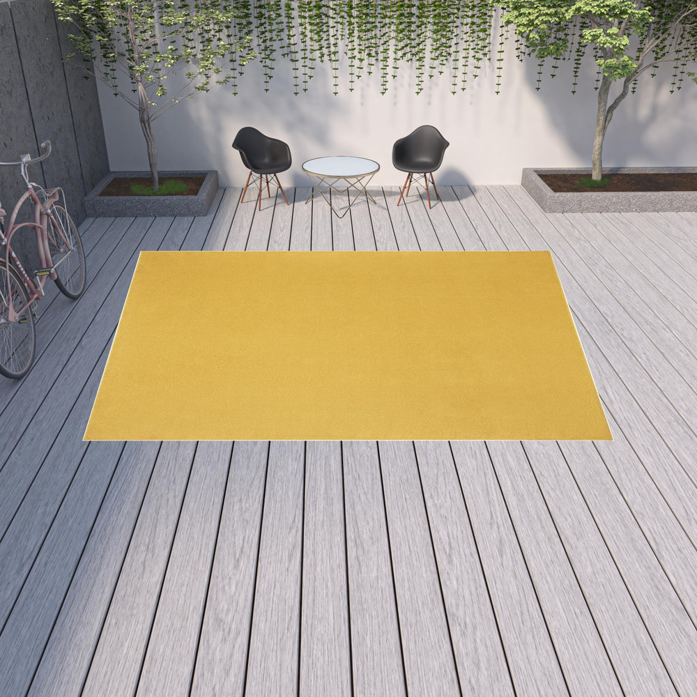 Homeroots 10' X 14' Yellow Non Skid Indoor Outdoor Area Rug  Polypropylene 479622
