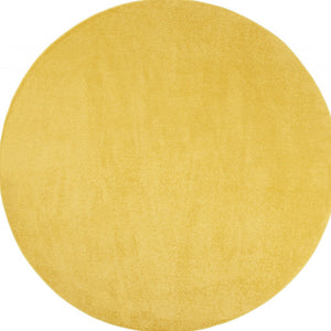 Homeroots 8' X 8' Yellow Round Non Skid Indoor Outdoor Area Rug  Polypropylene 479640