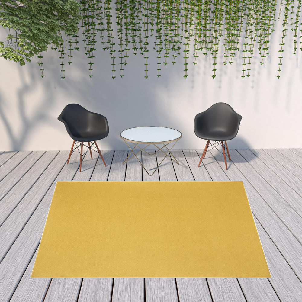 Homeroots 8' X 10' Yellow Non Skid Indoor Outdoor Area Rug  Polypropylene 479642
