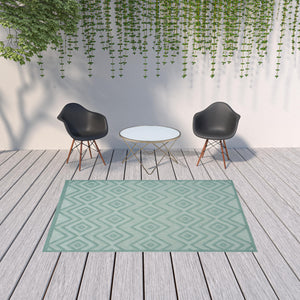 Homeroots 6' X 9' Aqua And Teal Argyle Indoor Outdoor Area Rug  Polypropylene And Polyester 479651