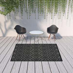 Homeroots 6' X 9' Charcoal Black Argyle Indoor Outdoor Area Rug  Polypropylene And Polyester 479655