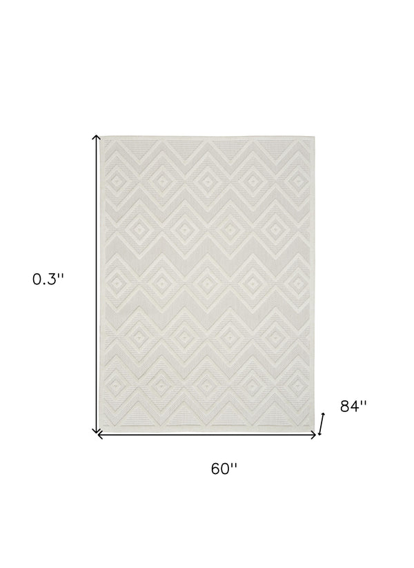 Homeroots 5' X 7' Ivory And White Argyle Indoor Outdoor Area Rug  Polypropylene And Polyester 479665