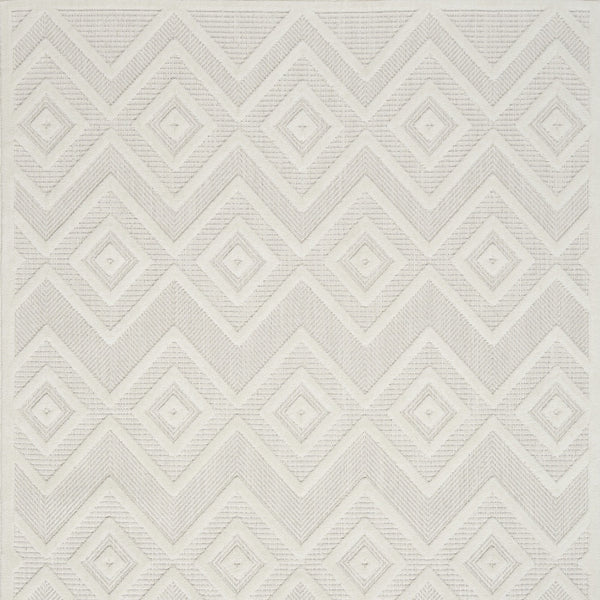 Homeroots 5' X 7' Ivory And White Argyle Indoor Outdoor Area Rug  Polypropylene And Polyester 479665