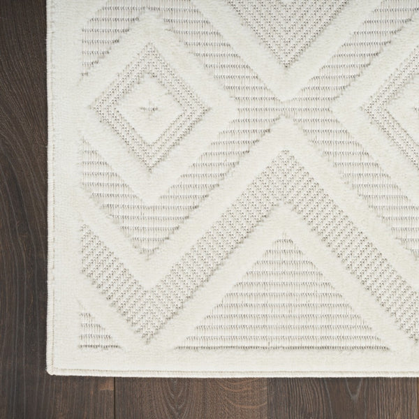 HomeRoots 6' X 9' Ivory Area Rug - Elegant Indoor/Outdoor Decor with Argyle Pattern, Durable & Easy Care 479667