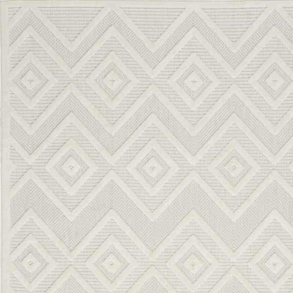 HomeRoots 6' X 9' Ivory Area Rug - Elegant Indoor/Outdoor Decor with Argyle Pattern, Durable & Easy Care 479667