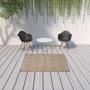Homeroots 5' X 7' Natural Beige Argyle Indoor Outdoor Area Rug  Polypropylene And Polyester 479669