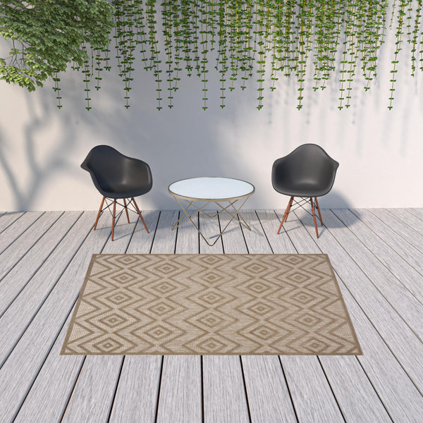 Homeroots 6' X 9' Natural Beige Argyle Indoor Outdoor Area Rug  Polypropylene And Polyester 479671