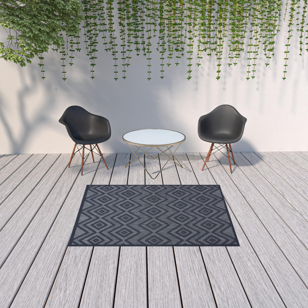 Homeroots 5' X 7' Navy Blue Argyle Indoor Outdoor Area Rug  Polypropylene And Polyester 479673