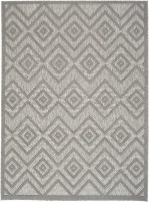 Homeroots 5' X 7' Silver Grey Argyle Indoor Outdoor Area Rug  Polypropylene And Polyester 479677