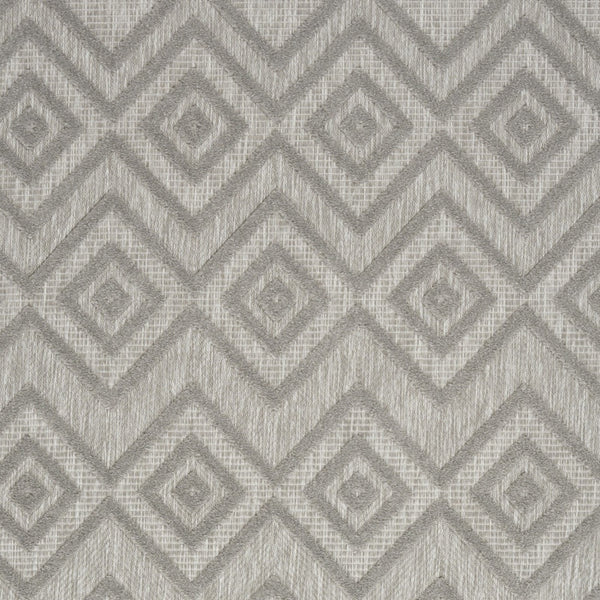Homeroots 5' X 7' Silver Grey Argyle Indoor Outdoor Area Rug  Polypropylene And Polyester 479677