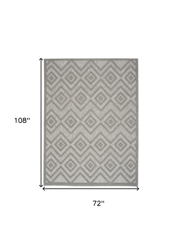 Homeroots 6' X 9' Silver Grey Argyle Indoor Outdoor Area Rug  Polypropylene And Polyester 479679