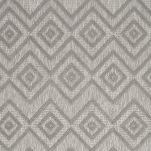 Homeroots 6' X 9' Silver Grey Argyle Indoor Outdoor Area Rug  Polypropylene And Polyester 479679