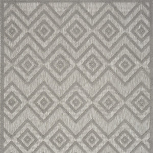Homeroots 6' X 9' Silver Grey Argyle Indoor Outdoor Area Rug  Polypropylene And Polyester 479679