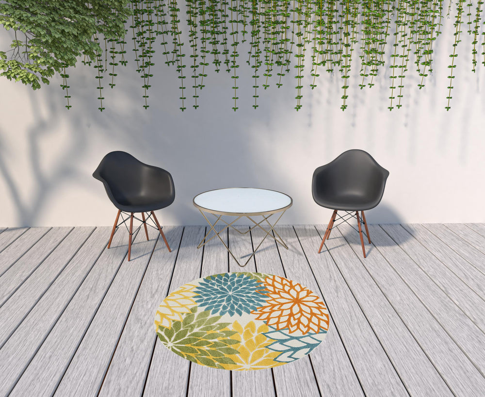 Homeroots 5' X 5' Turquoise Round Floral Non Skid Indoor Outdoor Area Rug  Polypropylene 479776