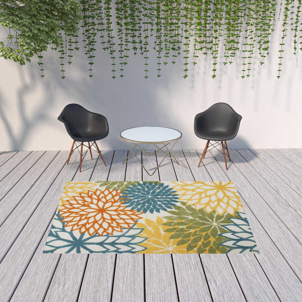 Homeroots 6' X 9' Turquoise Floral Non Skid Indoor Outdoor Area Rug  Polypropylene 479777