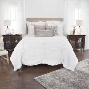 Homeroots White Queen 100% Cotton 300 Thread Count Machine Washable Down Alternative Comforter   479850