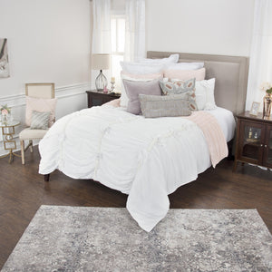 Homeroots White Queen 100% Cotton 300 Thread Count Machine Washable Down Alternative Comforter   479850