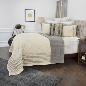 HomeRoots Ivory Kantha Quilt Set - King Size, Artisan-Crafted Cotton, Lightweight for All-Season Comfort & Style 479869