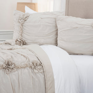 Homeroots Natural Queen 100% Cotton 300 Thread Count Machine Washable Down Alternative Comforter  100% Cotton 479878