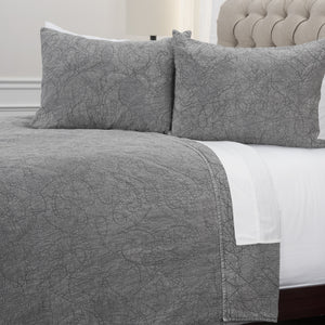 Homeroots Gray Queen 100% Cotton 300 Thread Count Machine Washable Down Alternative Comforter  100% Cotton 479882