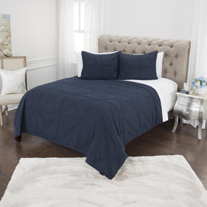 Homeroots Indigo Queen 100% Cotton 300 Thread Count Machine Washable Down Alternative Comforter  100% Cotton 479894