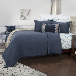 HomeRoots Indigo Checkered King Quilt - Luxurious All-Season Comfort, Elegant Design, Perfect for Any Bedroom Style 479899