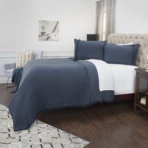 HomeRoots Indigo Checkered Queen Quilt for Stylish Comfort | Soft Cotton, Easy-Care, Year-Round Warmth 479901