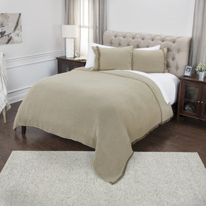 HomeRoots Natural Checkered Queen Quilt - Soft Cotton, All-Season Comfort, Stylish Neutral Design for Your Bedroom 479904