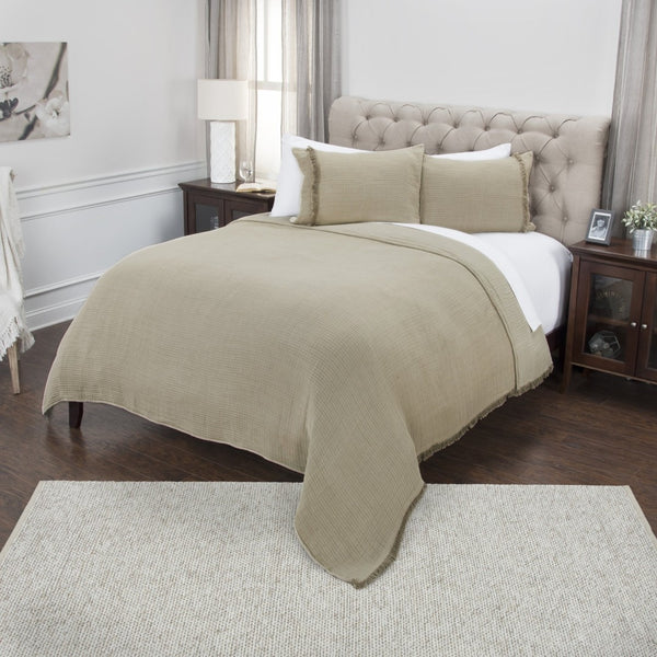 HomeRoots Natural Checkered Queen Quilt - Soft Cotton, All-Season Comfort, Stylish Neutral Design for Your Bedroom 479904