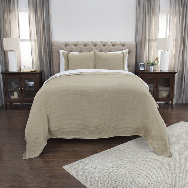 HomeRoots Natural Checkered Queen Quilt - Soft Cotton, All-Season Comfort, Stylish Neutral Design for Your Bedroom 479904