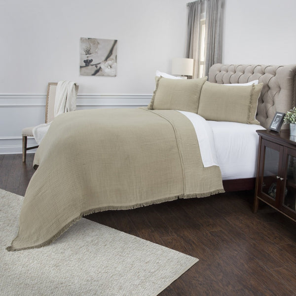 HomeRoots Natural Checkered Queen Quilt - Soft Cotton, All-Season Comfort, Stylish Neutral Design for Your Bedroom 479904