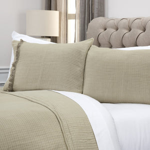 HomeRoots Natural Checkered Queen Quilt - Soft Cotton, All-Season Comfort, Stylish Neutral Design for Your Bedroom 479904