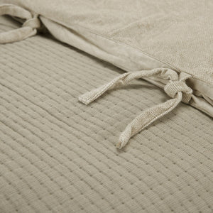 HomeRoots Natural Checkered Queen Quilt - Soft Cotton, All-Season Comfort, Stylish Neutral Design for Your Bedroom 479904
