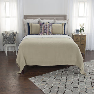 HomeRoots Natural Checkered Queen Quilt - Soft Cotton, All-Season Comfort, Stylish Neutral Design for Your Bedroom 479904