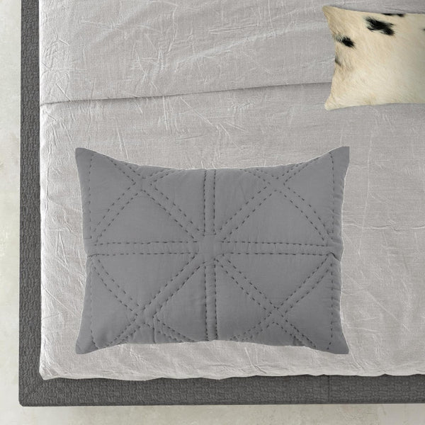 HomeRoots Gray Geometric King Quilt - Modern Comfort Bedding Set, All-Season Soft Cotton for Cozy Sleep Experience 479914