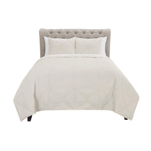 HomeRoots Set of Three Ivory Geometric King Quilt - Luxurious Cotton Bedding for Modern Comfort & Style 479922
