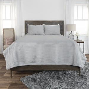 HomeRoots Set of Three Gray Geometric King Quilt – Modern Comfort & Style for All-Season Luxury Bedding 479924
