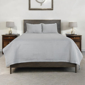 HomeRoots Set of Three Gray Geometric King Quilt – Modern Comfort & Style for All-Season Luxury Bedding 479924