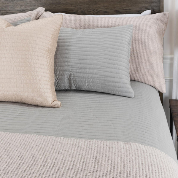 HomeRoots Set of Three Gray Geometric King Quilt – Modern Comfort & Style for All-Season Luxury Bedding 479924
