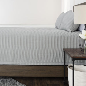 HomeRoots Set of Three Gray Geometric King Quilt – Modern Comfort & Style for All-Season Luxury Bedding 479924